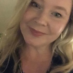 Meet your Posher, Pamela